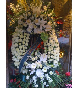 Corona funeraria de gran porte a base de orquídeas, rosas, Antirrinos ICE15